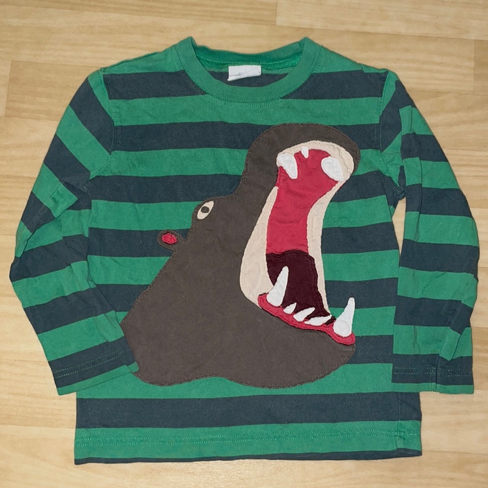Mini Boden aplique long sleeved green gray hippo shirt Sz 3-4